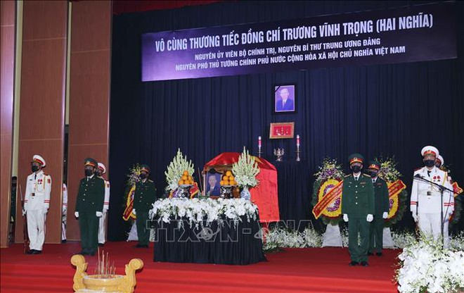 Tiễn đưa nguyên Phó Thủ tướng Trương Vĩnh Trọng về nơi an nghỉ cuối cùng - Ảnh 2.