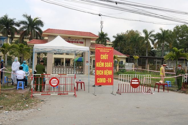 Hải Phòng phong tỏa, giãn cách 7 khu vực; TP.HCM lấy mẫu xét nghiệm Covid-19 ngẫu nhiên tại quán nhậu - Ảnh 1.