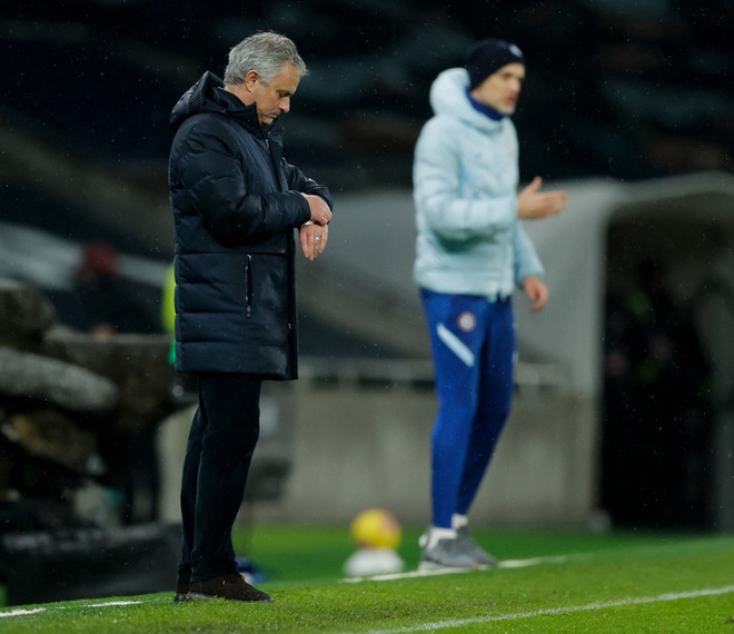 Jose Mourinho, Jurgen Klopp hồi hộp chờ nhận trát sa thải - Ảnh 2.