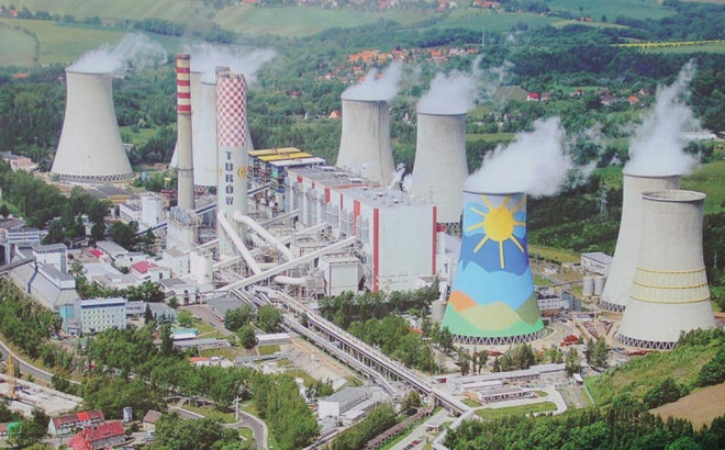 Một tổ hợp nhà máy nhiệt điện sử dụng dụng than từ mỏ Turow của Ba Lan
