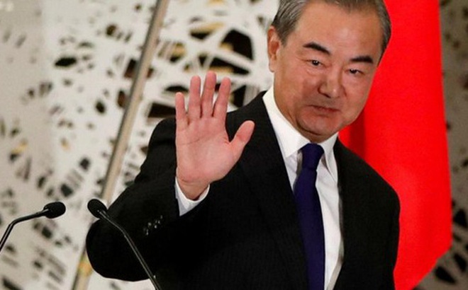 Bộ trưởng Ngoại giao Trung Quốc Vương Nghị yêu cầu Mỹ xé bỏ những chính sách "phi lý" để đưa quan hệ Bắc Kinh-Washington trở lại hướng đi đúng đắn. Ảnh: Reuters