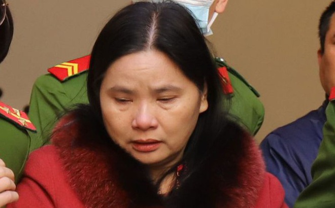 Bị cáo Hoàng Thị Hậu (Hà Tĩnh) vừa bị tuyên án 22 năm tù vì tội chiếm đoạt hơn 34 tỷ đồng tiền thuế bằng thủ đoạn mua bán hóa đơn