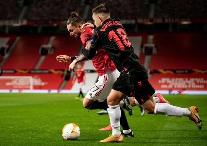 Chấm điểm cầu thủ MU vs Real Sociedad: Ấn tượng Eric Bailly - Ảnh 5.