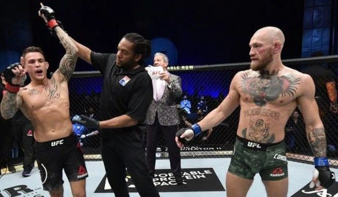 McGregor thảnh thơi câu cá, nghỉ dưỡng trên du thuyền trong lúc chấn thương chân ở trận gặp Poirier có dấu hiệu hồi phục tốt - Ảnh 5.