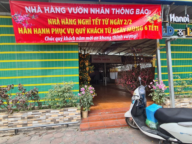 Hàng nhậu vắng như chùa bà Đanh, đồng loạt treo 1 tấm biển  - Ảnh 1.