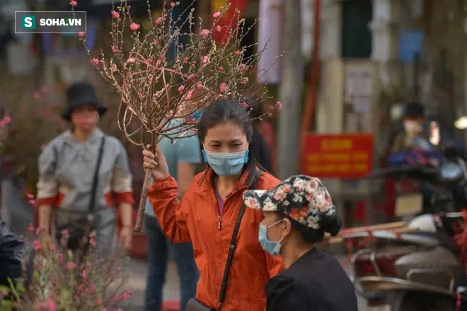 Cảnh xưa nay hiếm tại khu chợ chỉ họp duy nhất 1 lần trong năm, ai cũng giống ai ở 1 điểm - Ảnh 4.