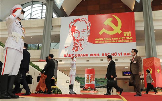 Các đại biểu đến dự Đại hội XIII của Đảng Cộng sản Việt Nam. Ảnh: TTXVN