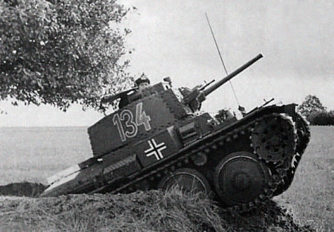 Đội quân tí hon khiến sư đoàn xe tăng của Hiler thất bại muối mặt - Ảnh 3.