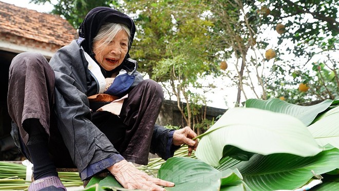 Những ngày bận rộn nhất trong năm của làng lá dong Tràng Cát - Ảnh 10.