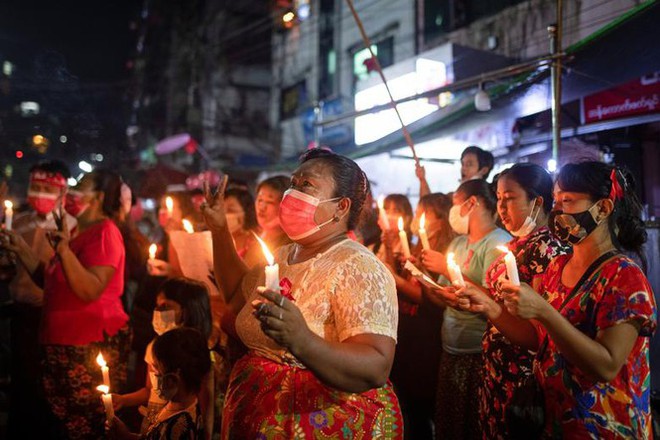 Myanmar: Dân tránh gọi điện thoại, dùng mật mã vì sợ bị nghe lén - Ảnh 5.