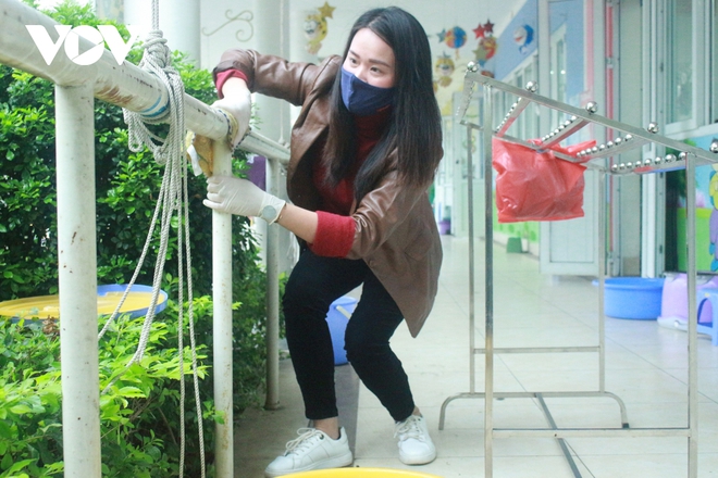 Trường học vệ sinh khử tr&ugrave;ng, sẵn s&agrave;ng đ&oacute;n học sinh đi học trở lại sau Tết &acirc;m lịch - Ảnh 1.