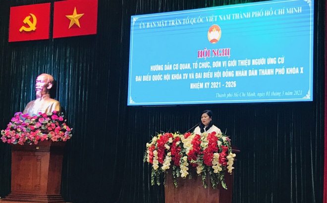 Phó Giám đốc Sở Nội vụ Nguyễn Thị Hồng Thắm hướng dẫn thành phần hồ sơ ứng cử ĐBQH, ĐB HĐND TP