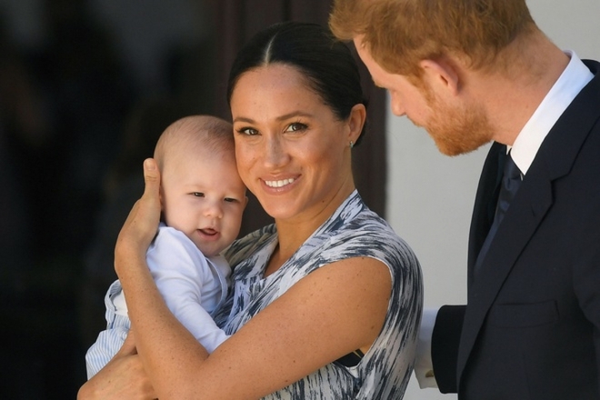 Tại sao con trai của Meghan và Harry không được nhận tước hiệu hoàng tử? - Ảnh 1.