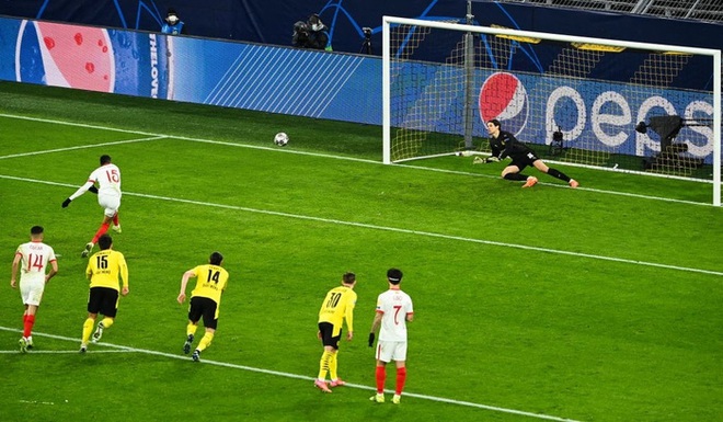 Erling Haaland hai lần sút tung lưới thủ môn trong một pha ghi bàn cho Dortmund - Ảnh 12.