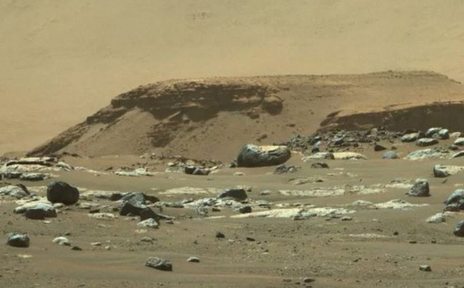 Bức ảnh được tàu thám hiểm Perseverance ngày 22/2 cho thấy những vết tích có thể là của một vùng châu thổ trên sao Hỏa (Ảnh: NASA)
