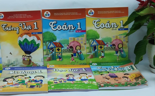 “Cùng học để phát triển năng lực” là 1 trong 2 bộ sách bị hợp nhất trong năm học 2021-2022