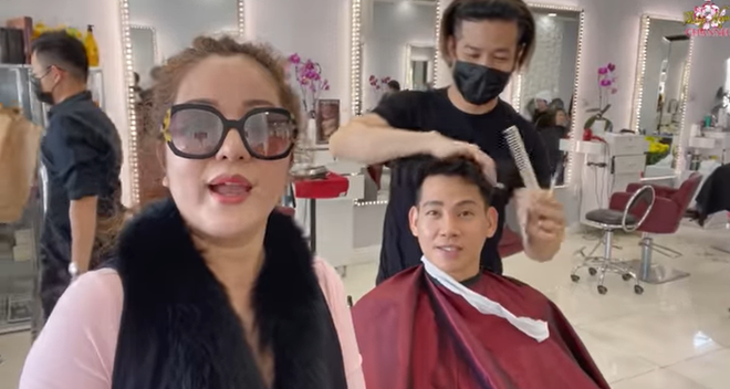 Thúy Nga phát đồ cho người vô gia cư tại Mỹ, bất ngờ gặp bạn trai cố diễn viên Mai Phương - Ảnh 6.