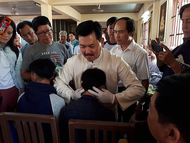 Ông Võ Hoàng Yên: Lần đầu đến nhà ông Dũng lò vôi, đang ăn chén súp thì nhận ngay 1 tỷ đồng - Ảnh 3. Ông Võ Hoàng Yên: Lần đầu đến nhà ông Dũng lò vôi, đang ăn chén súp thì nhận ngay 1 tỷ đồng - Ảnh 3.