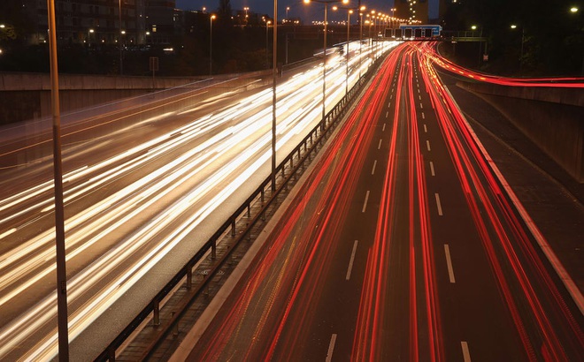 Hệ thống đường cao tốc Autobahn là một trong những biểu tượng đại diện của nước Đức. Ảnh: CNN