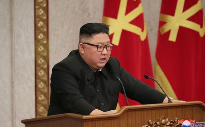 Lãnh đạo Kim Jong-un phát biểu trong một cuộc họp của đảng Lao động Triều Tiên hôm 10-2. Ảnh: Reuters