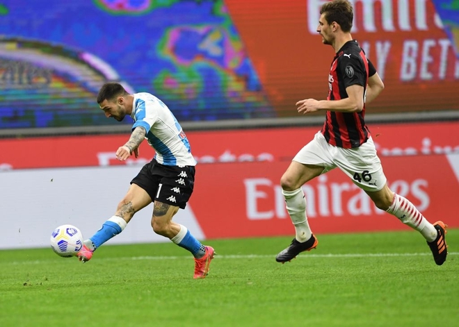 Thua Napoli ngay trên sân nhà, AC Milan hụt hơi trong cuộc đua vô địch Serie A - Ảnh 5.