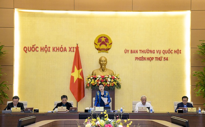 Chủ tịch Quốc hội Nguyễn Thị Kim Ngân chủ trì phiên họp thứ 54 của Uỷ ban Thường vụ Quốc hội