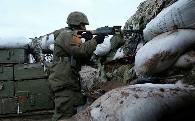 Lực lượng vũ trang Ukraine được cho đã vào trạng thái sẵn sàng chiến đấu cao nhất. (Ảnh: AP)