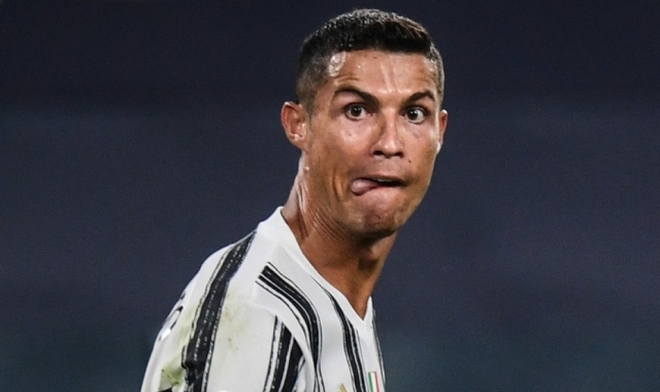 Ronaldo bị tố là kẻ nắm quyền lực đen ở Juventus - Ảnh 1.