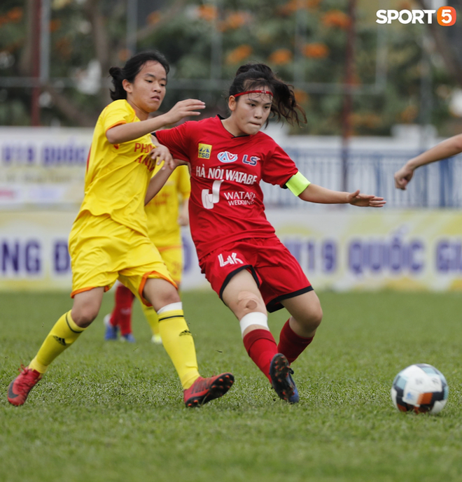 Đội trưởng U19 nữ Hà Nội bật khóc sau trận thua U19 Phong Phú Hà Nam - Ảnh 3.