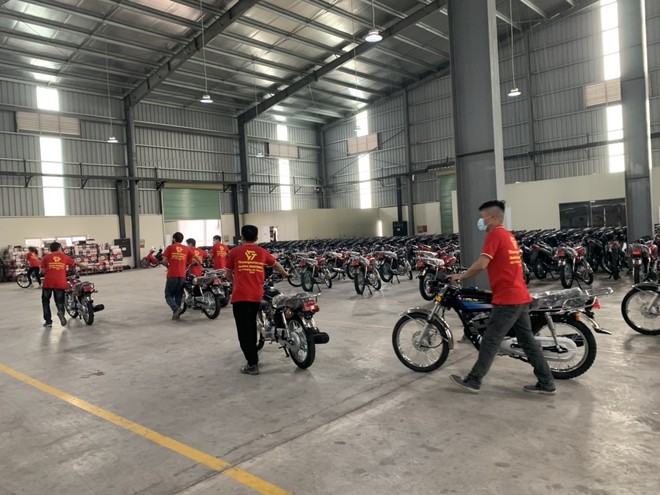 Lộ diện ngựa sắt na ná huyền thoại tay côn Honda CG125, lắp ráp tại Việt Nam, giá cực rẻ - Ảnh 4.