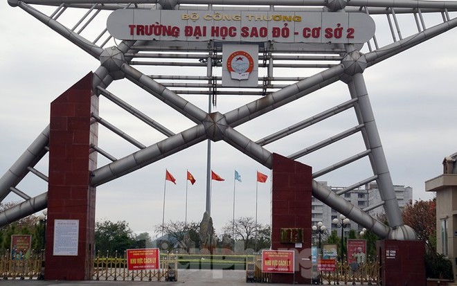 Toàn cảnh TP Chí Linh trước giờ gỡ phong tỏa - Ảnh 10.