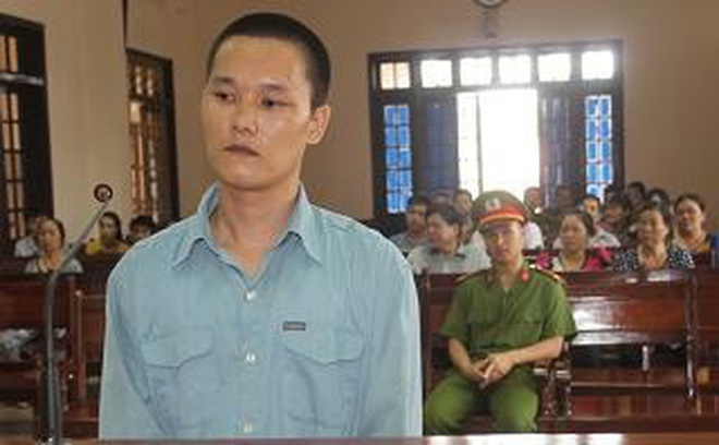 Bị cáo Nguyễn Tất Lưu (em trai ruột của hung thủ gây án)