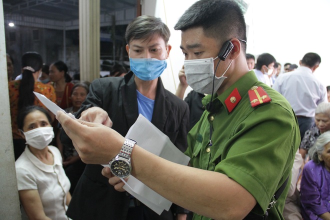 Chuyện ở nhà chờ công an gọi và đi đêm để làm căn cước công dân gắn chip ở Nghệ An - Ảnh 4.