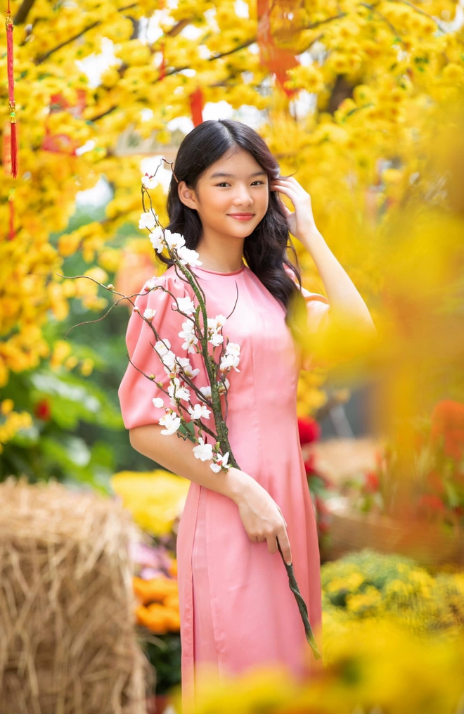 Tuổi 13, con gái Trương Ngọc Ánh xinh như hoa hậu, sở hữu chiều cao khủng - Ảnh 7.
