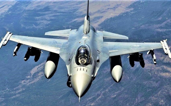 Không quân Mỹ đang tìm máy bay mới thay thế các máy bay chiến đấu hạng nhẹ F-16 Viper; Nguồn: cloverchronicle.com