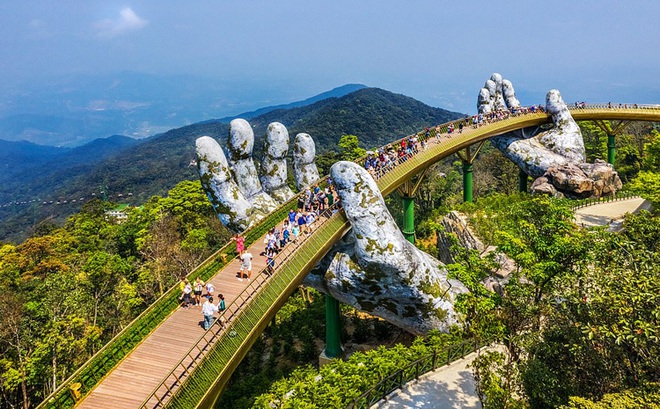 Cầu Vàng ở Đà Nẵng được báo Anh xếp trong danh sách "kỳ quan thế giới mới"