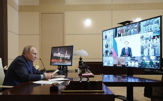 Tổng thống Nga V.Putin tại cuộc họp về vấn đề tiêm vaccine. Ảnh: Tass