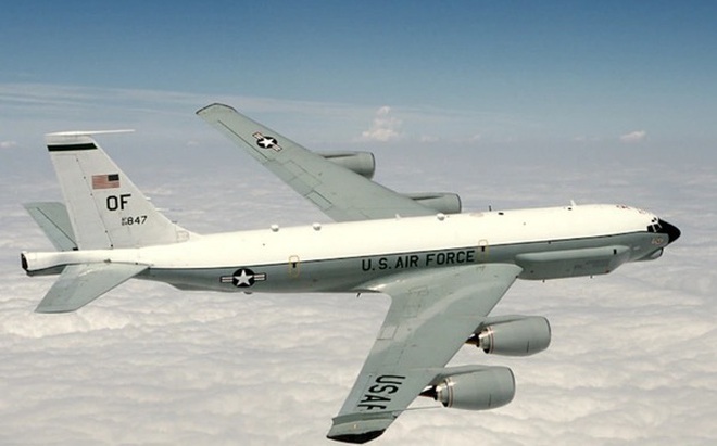 Máy bay tình báo RC-135U Combat Sent của không quân Mỹ bay sát lãnh thổ Trung Quốc chưa từng có. (Ảnh minh họa)