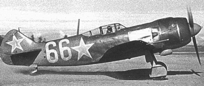 Phi công Liên Xô thời Thế chiến II vẫn lái máy bay khi chỉ còn một tay - Ảnh 2.