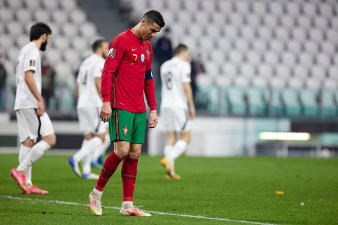 Ronaldo phung phí cơ hội, Bồ Đào Nha nhọc nhằn thắng Azerbaijan nhờ bàn phản lưới nhà hy hữu - Ảnh 1.