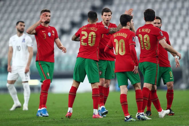 Ronaldo phung phí cơ hội, Bồ Đào Nha nhọc nhằn thắng Azerbaijan nhờ bàn phản lưới nhà hy hữu - Ảnh 3.