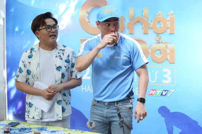 L&ecirc; Dương Bảo L&acirc;m: Vừa l&ecirc;n s&acirc;n khấu, chưa kịp mở miệng t&ocirc;i đ&atilde; bị đuổi thẳng cổ xuống - Ảnh 4.