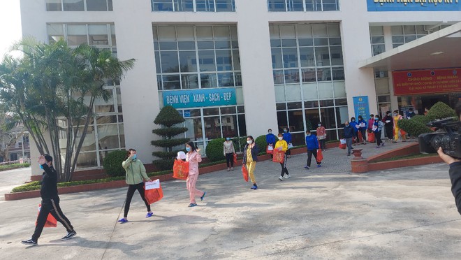 Hải Dương còn 35 giáo viên và học sinh nhiễm COVID-19; Kết quả xét nghiệm mới của chiến sĩ nghĩa vụ quân sự nghi dương tính với SARS-CoV-2 - Ảnh 1.