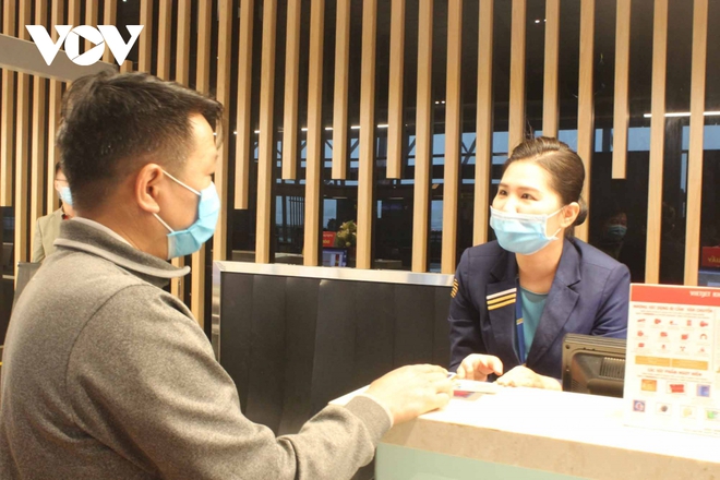 Bên trong nhà ga quốc tế Vân Đồn ngày đầu đón khách sau phong tỏa - Ảnh 6. Bên trong nhà ga quốc tế Vân Đồn ngày đầu đón khách sau phong tỏa - Ảnh 6.