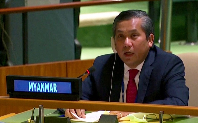 Ông Kyaw Moe Tun tuyên bố ông vẫn là đại sứ Myanmar tại LHQ. Ảnh: UNTV Ông Kyaw Moe Tun tuyên bố ông vẫn là đại sứ Myanmar tại LHQ. Ảnh: UNTV