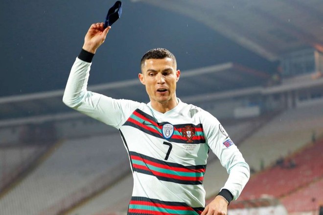  Ronaldo bị đồng nghiệp chế nhạo là Penaldo  - Ảnh 1.