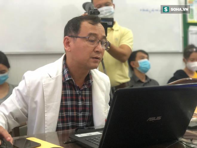 Lần đầu tiên: Bệnh viện Việt Nam cắt bỏ thành công khối u quỷ cho người mắc căn bệnh di truyền 100% cho con gái - Ảnh 4. Lần đầu tiên: Bệnh viện Việt Nam cắt bỏ thành công khối u quỷ cho người mắc căn bệnh di truyền 100% cho con gái - Ảnh 4.