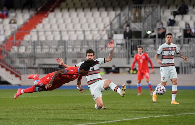 Ronaldo ghi bàn giúp Bồ Đào Nha ngược dòng hạ nhược tiểu Luxembourg - Ảnh 2.