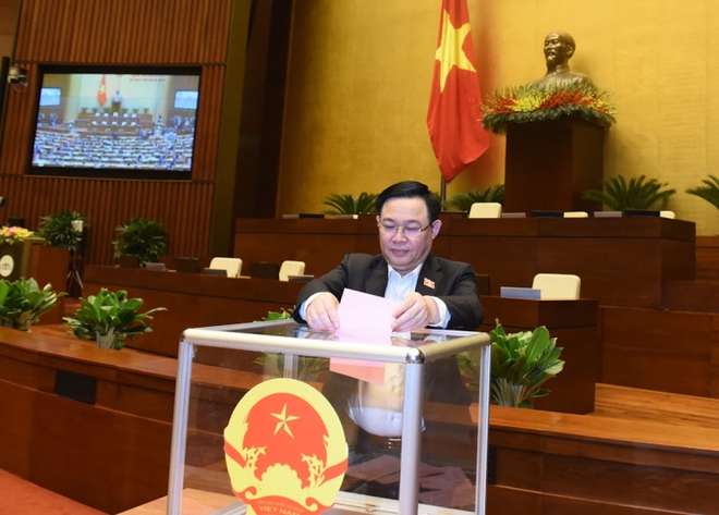 Bí thư Hà Nội Vương Đình Huệ được bầu làm Chủ tịch Quốc hội, tiến hành tuyên thệ nhậm chức - Ảnh 4.