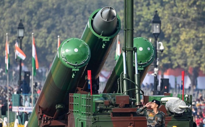 Hệ thống BrahMos được trưng bày tại một sự kiện ở New Delhi. Ảnh: AFP